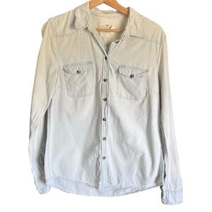 💙💙H&M LOGG Pale Blue Denim Button-Up Shirt with Front Pockets. 100% Cotton